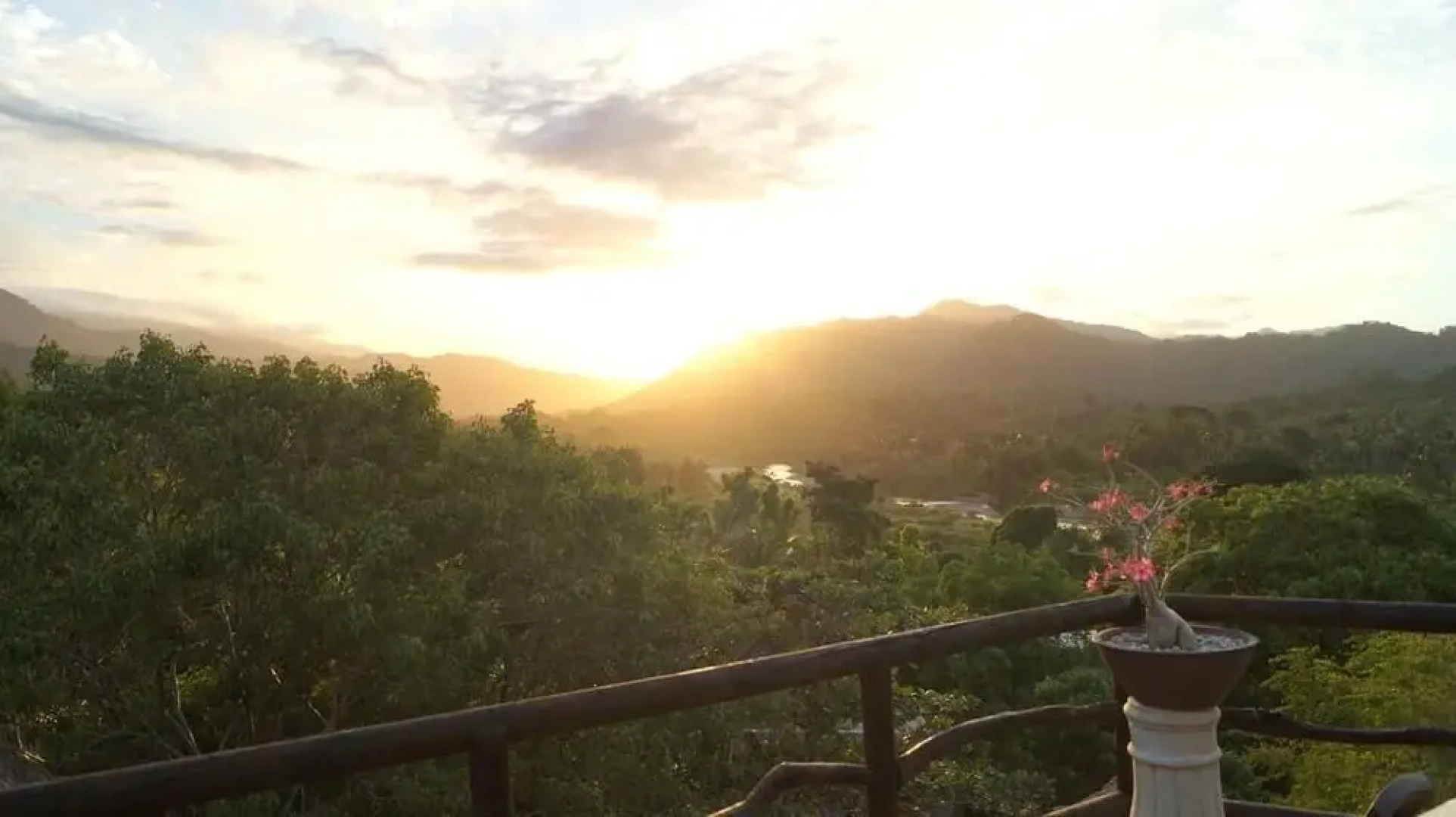 Quetzal Dorado Ecolodge