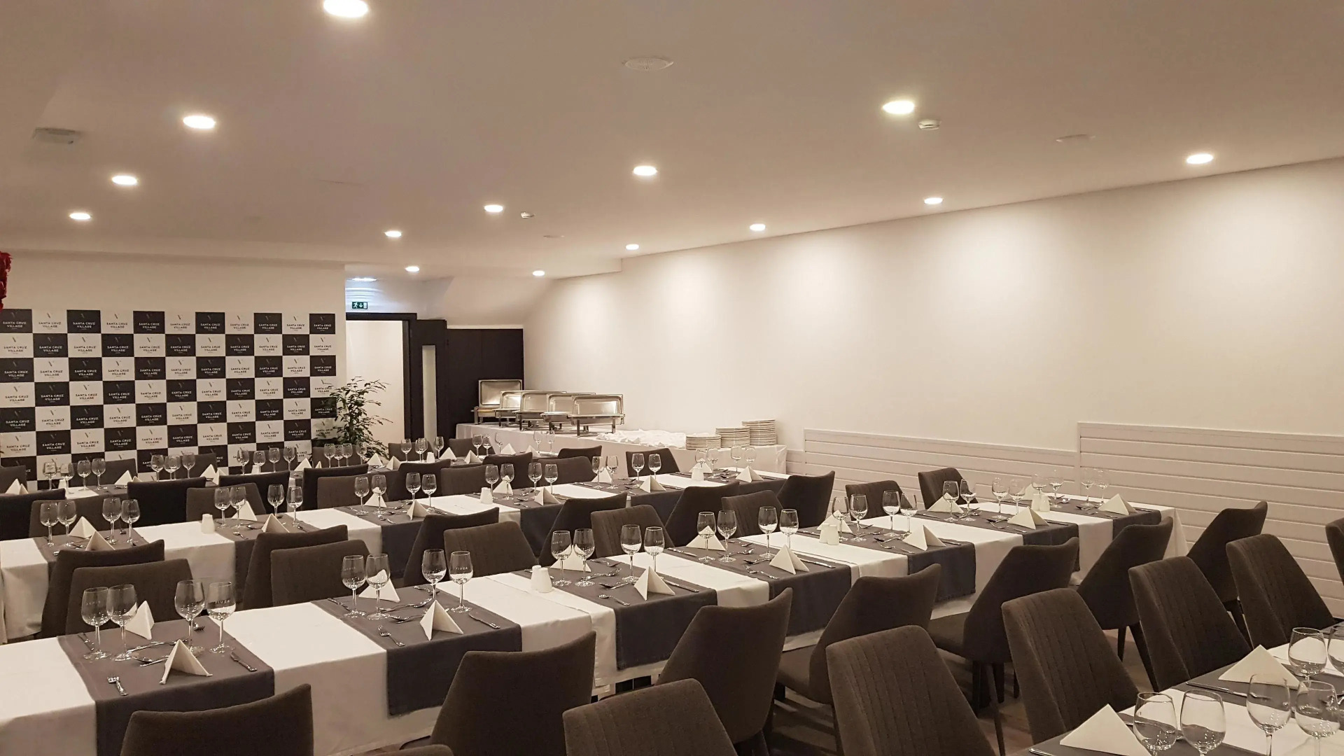 Santa Cruz Village Hotel