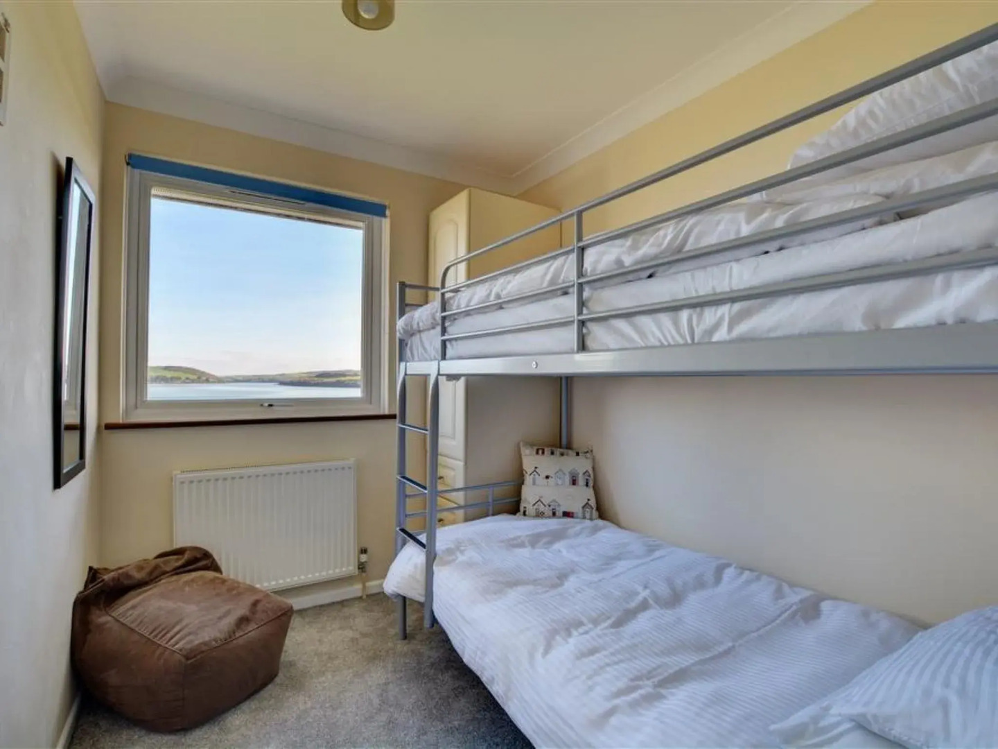 Holiday Home Bluejay