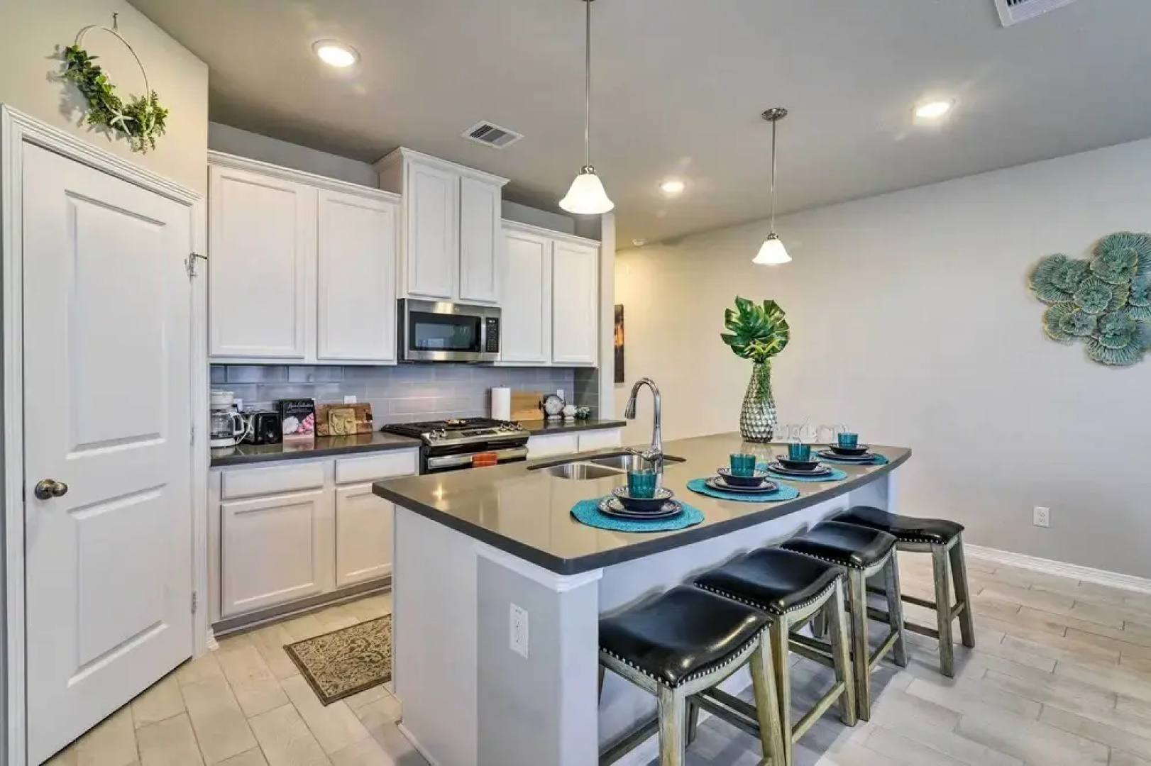La Porte Getaway w/ Deck: Steps to Beach!
