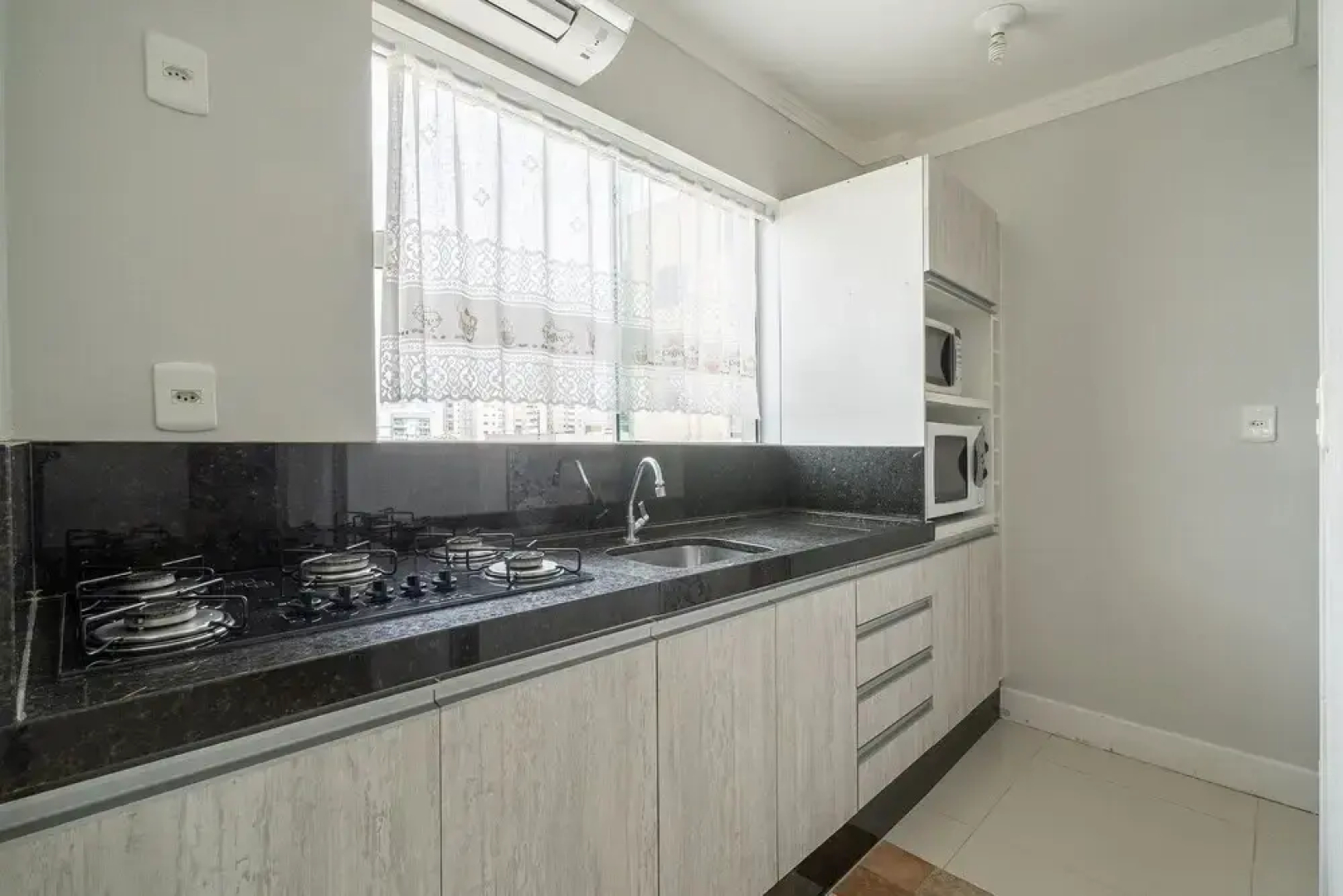 Apartment w/ Barbecue, Close to the Beach Ibl103