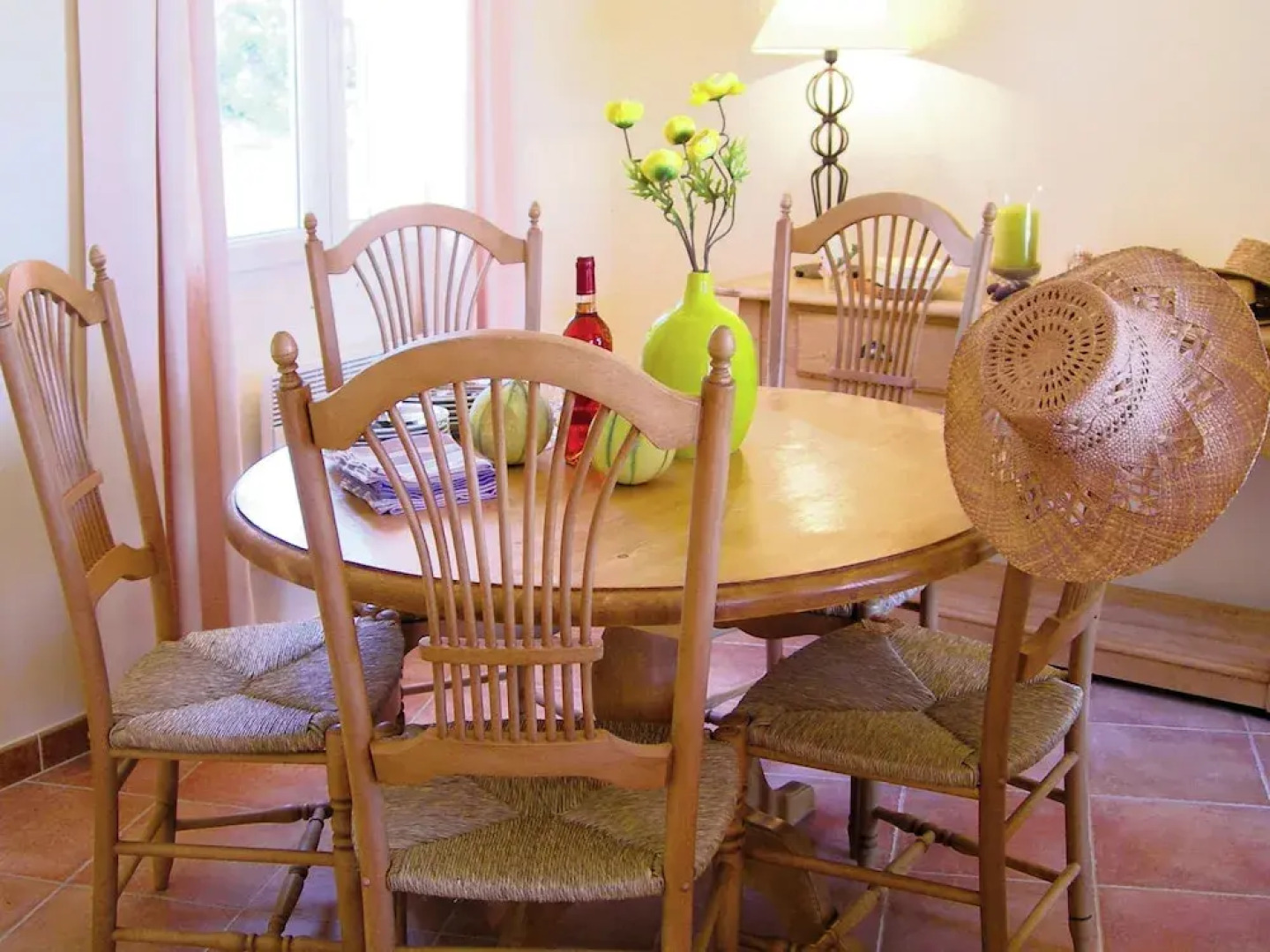 Semi-detached villa with dishwasher, close to the village