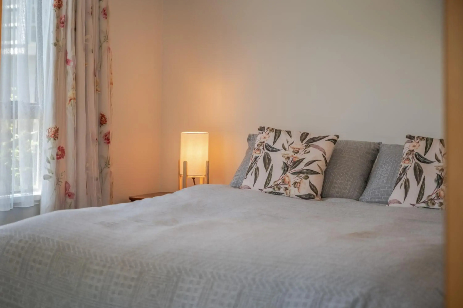 Libeau Lane Views - Akaroa Holiday Home