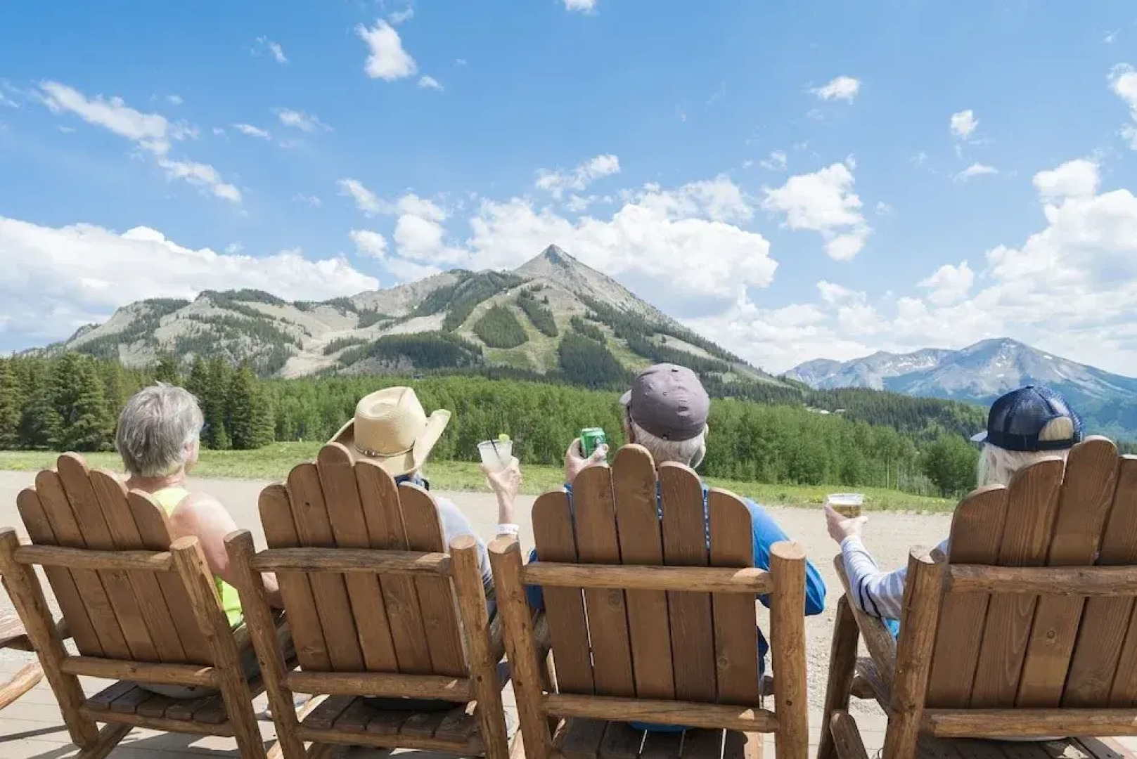 Kid-Friendly 2 Bedroom Bathroom - Slopeside Condo - No Cleaning Fee! by RedAwning