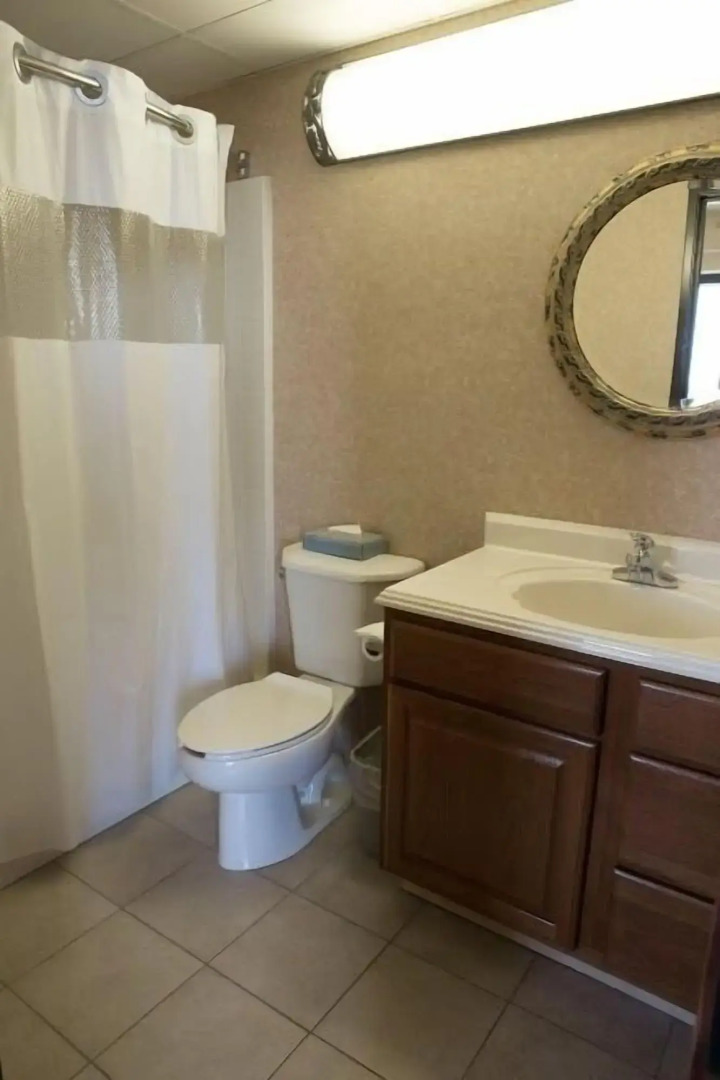 Shoreline Inn & Conference Center, an Ascend Collection Hotel