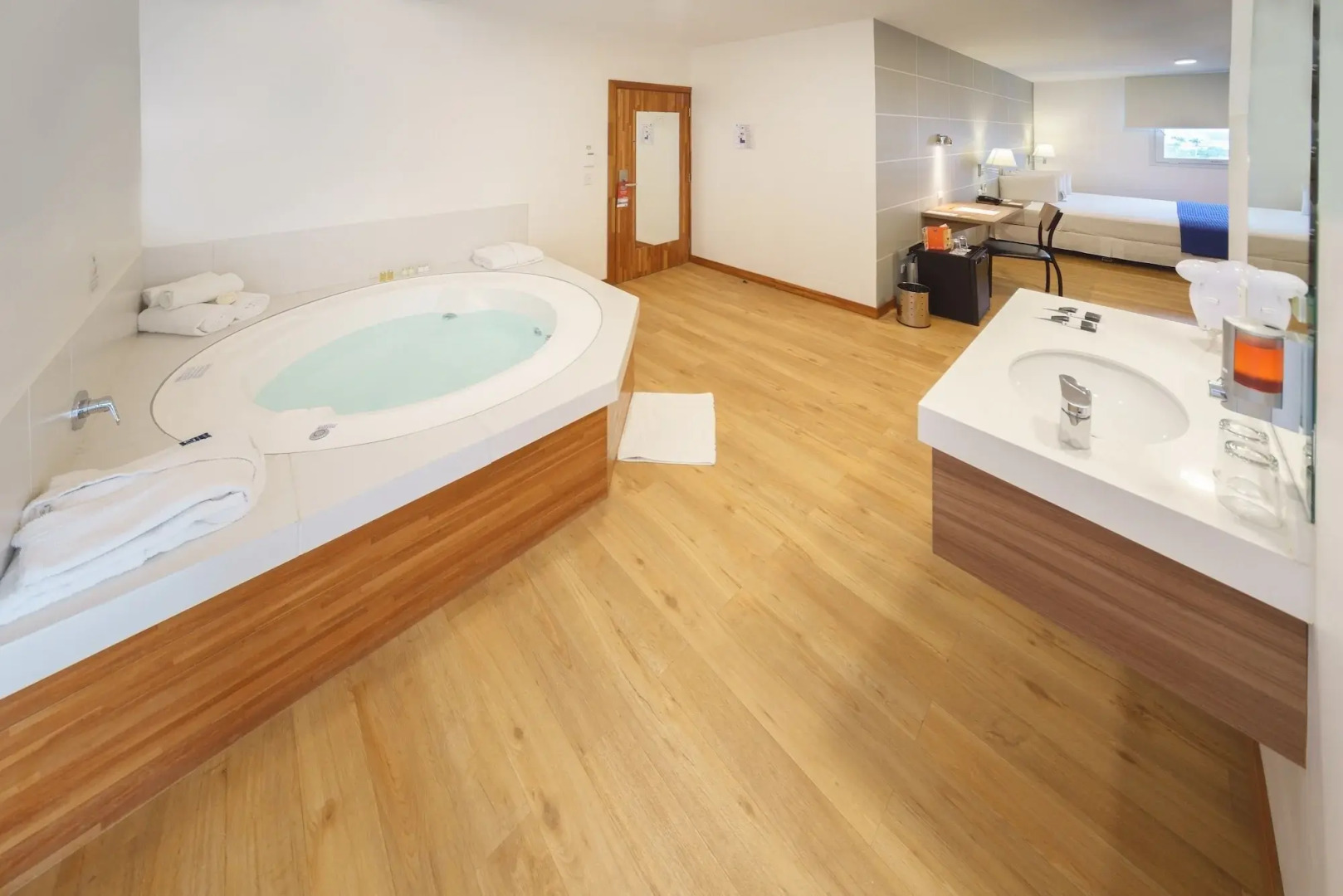 Hotel LP Equipetrol