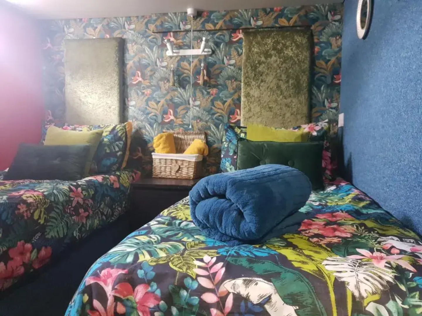 Jasmine Coral Jay Boutique Botel