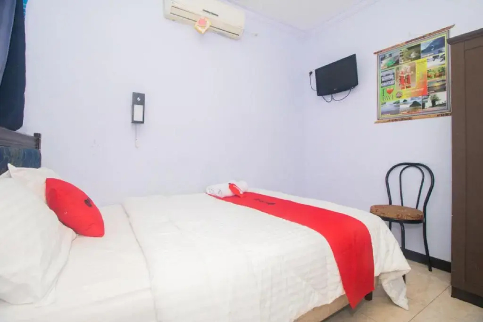 RedDoorz near Pantai Boom