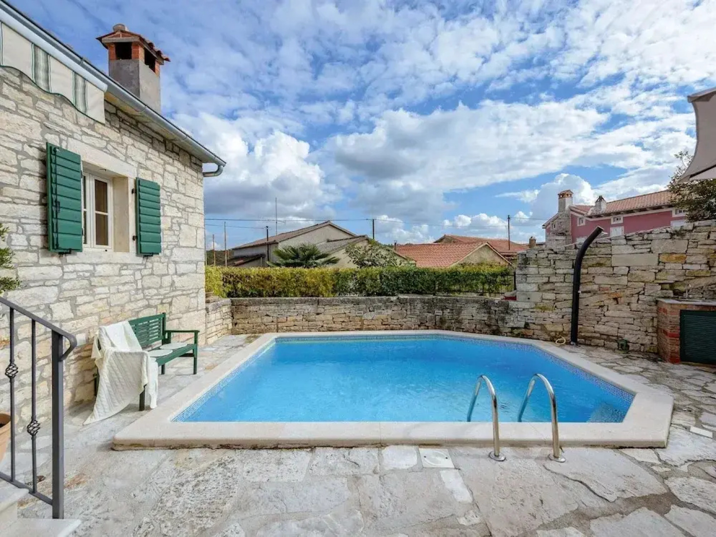 Lovely Stone House With Private Swimming Pool