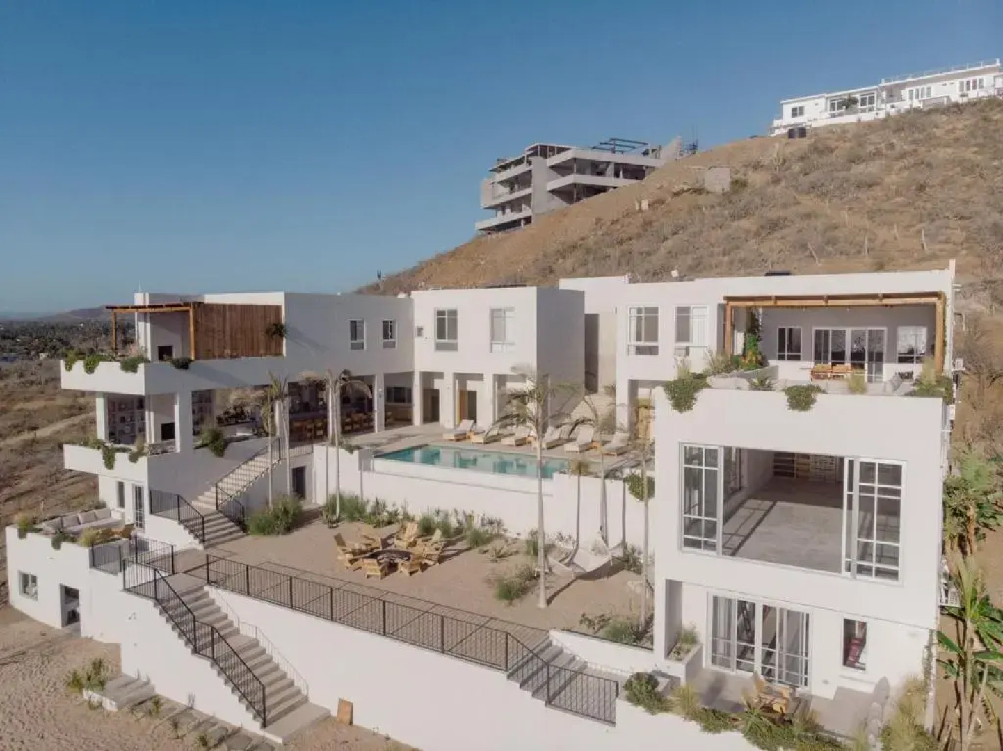 Topia Retreat - Surf Suite Sur