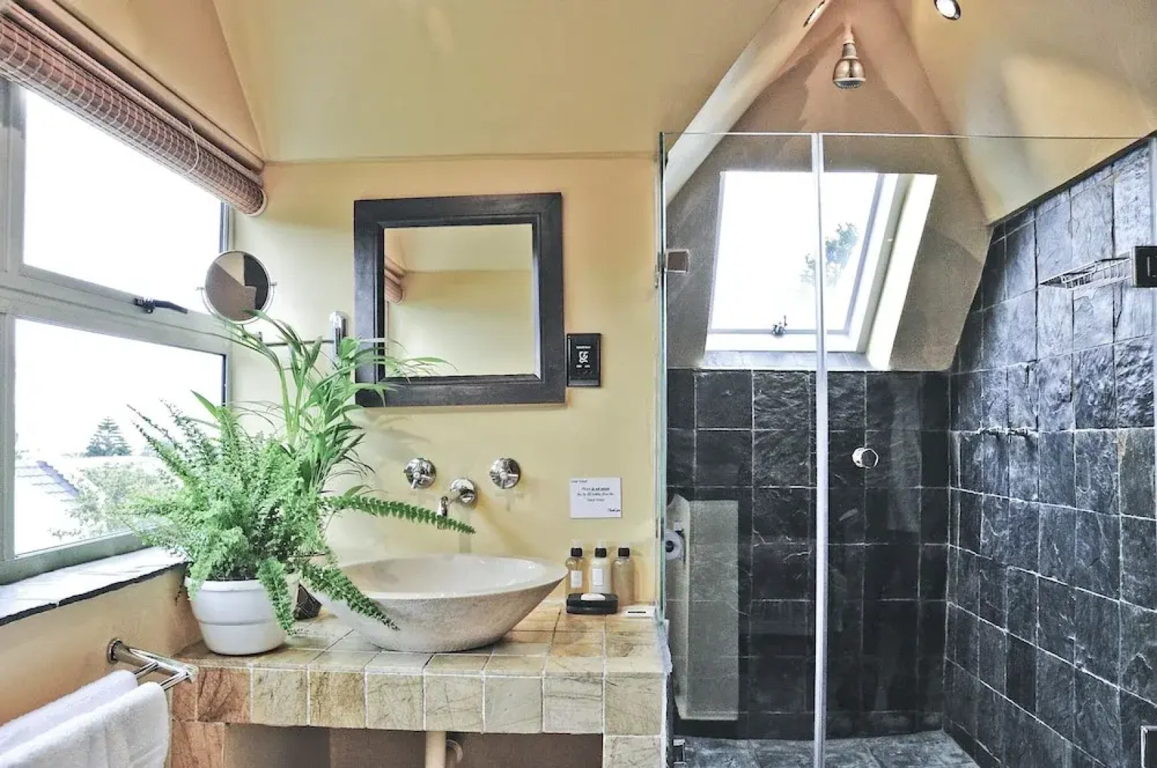 Mandalay Beach B & B