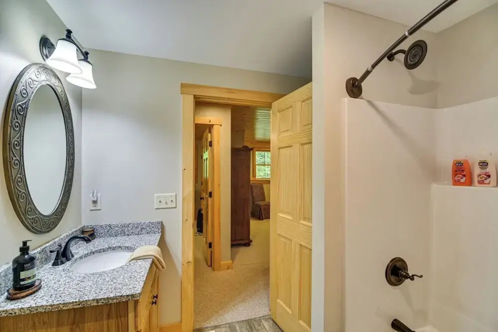 7 Mi to White Mountain NF - Woodsy Bethel Cabin!