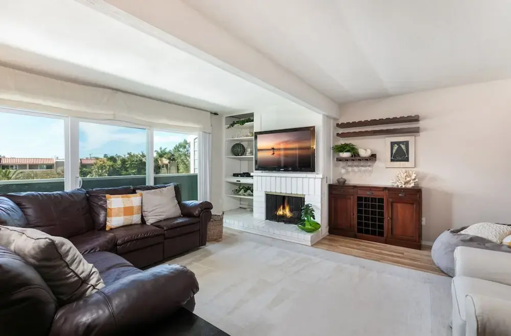 3br W/ Patio & Grill - 1 Mile To Beach & Pier Ave 3 Bedroom Townhouse