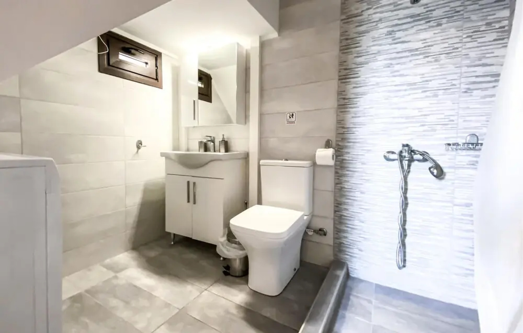 Stunning Apartment in Nafpaktos With Wifi and 2 Bedrooms