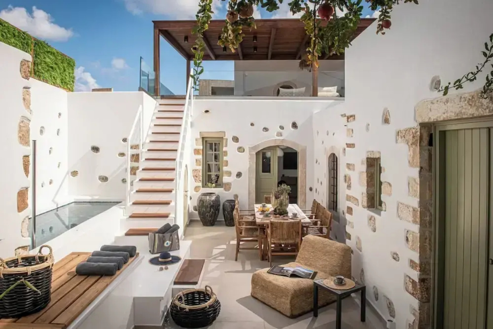 Mint Villa by Checkin