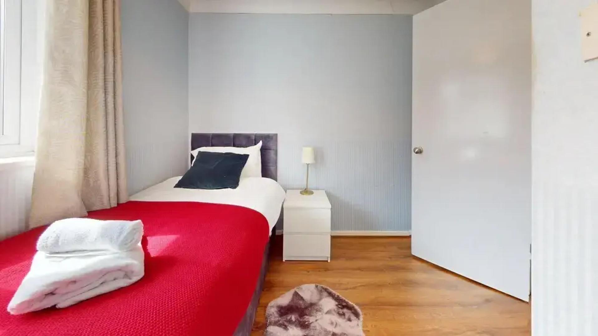 Entire 3 Bed Home in Basildon Sleeps up to 6