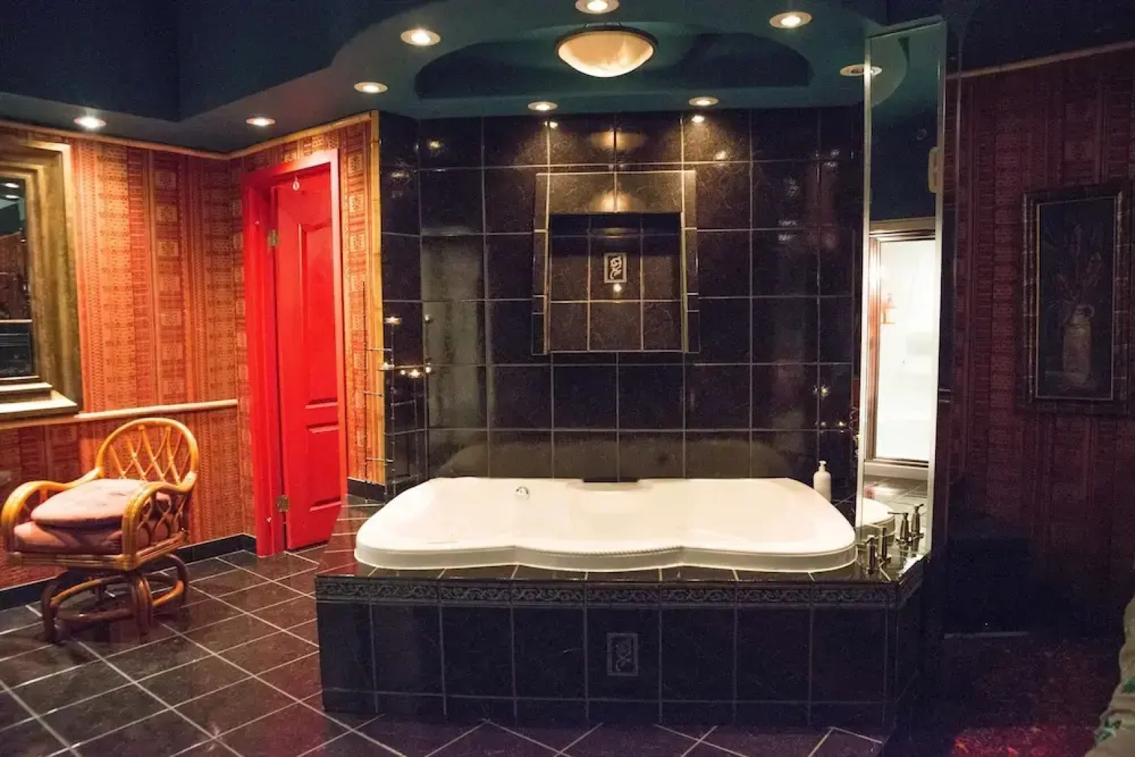 Mariaggi's Theme Suite Hotel & Spa