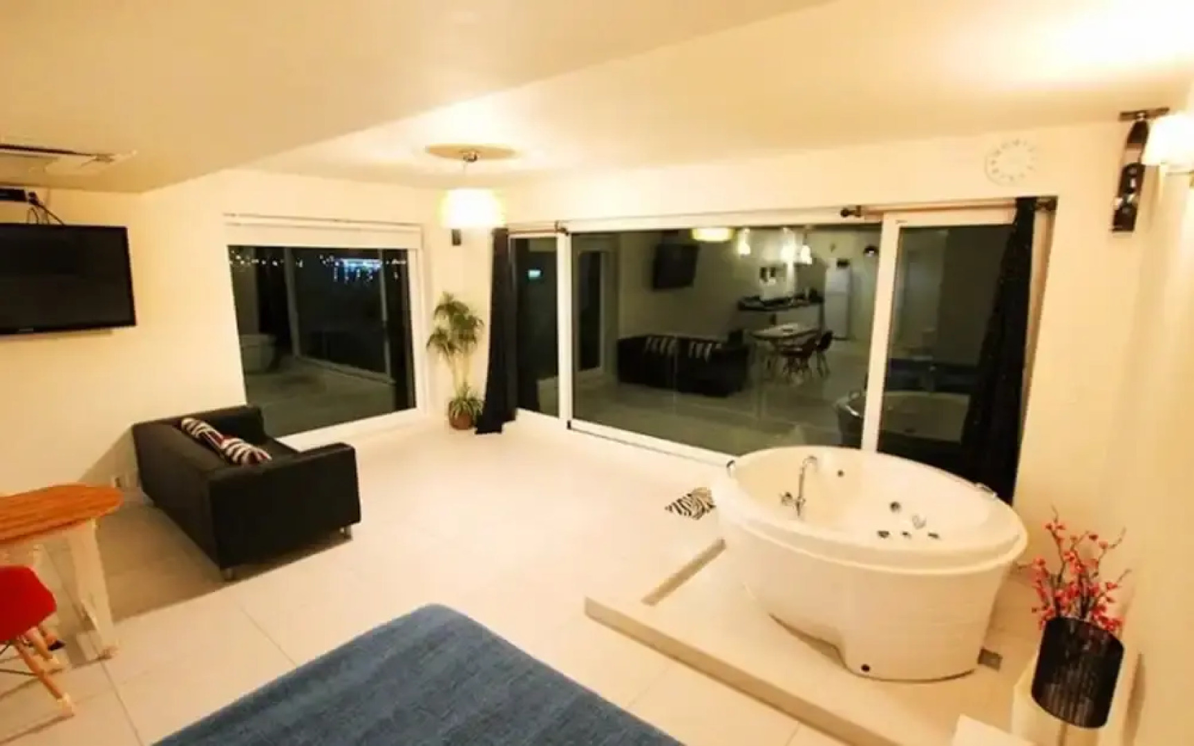 Goseong Paradise Cove Pension