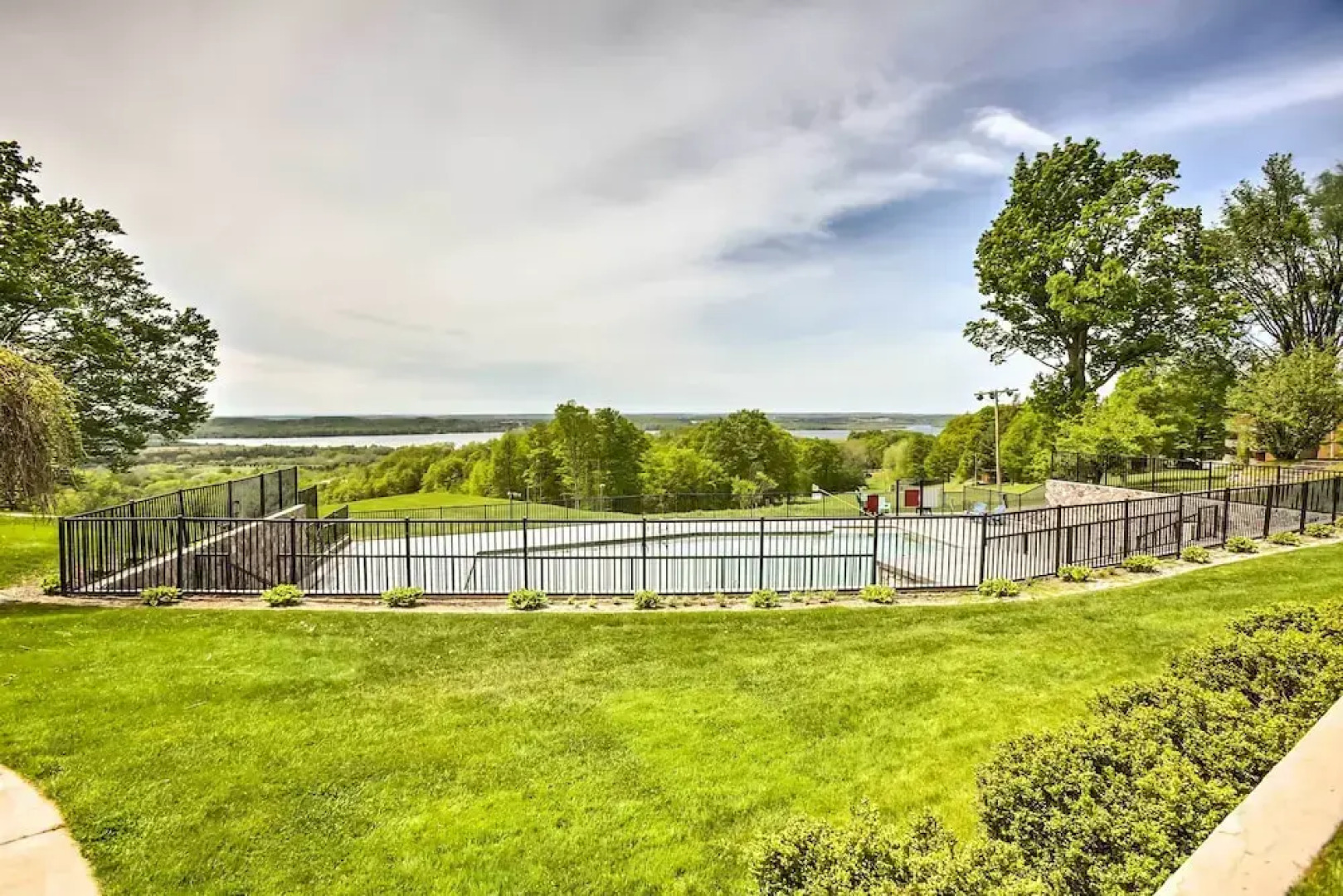 The Lodge At Schuss Mountain, Schuss Village