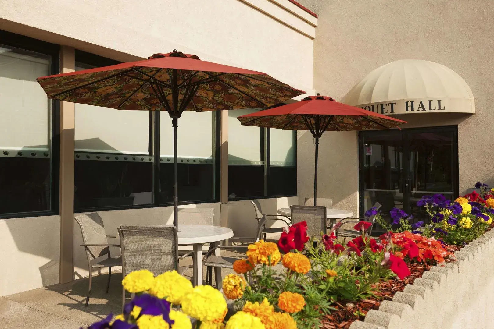 HomeTowne Studios by Red Roof & Conference Center Cortland