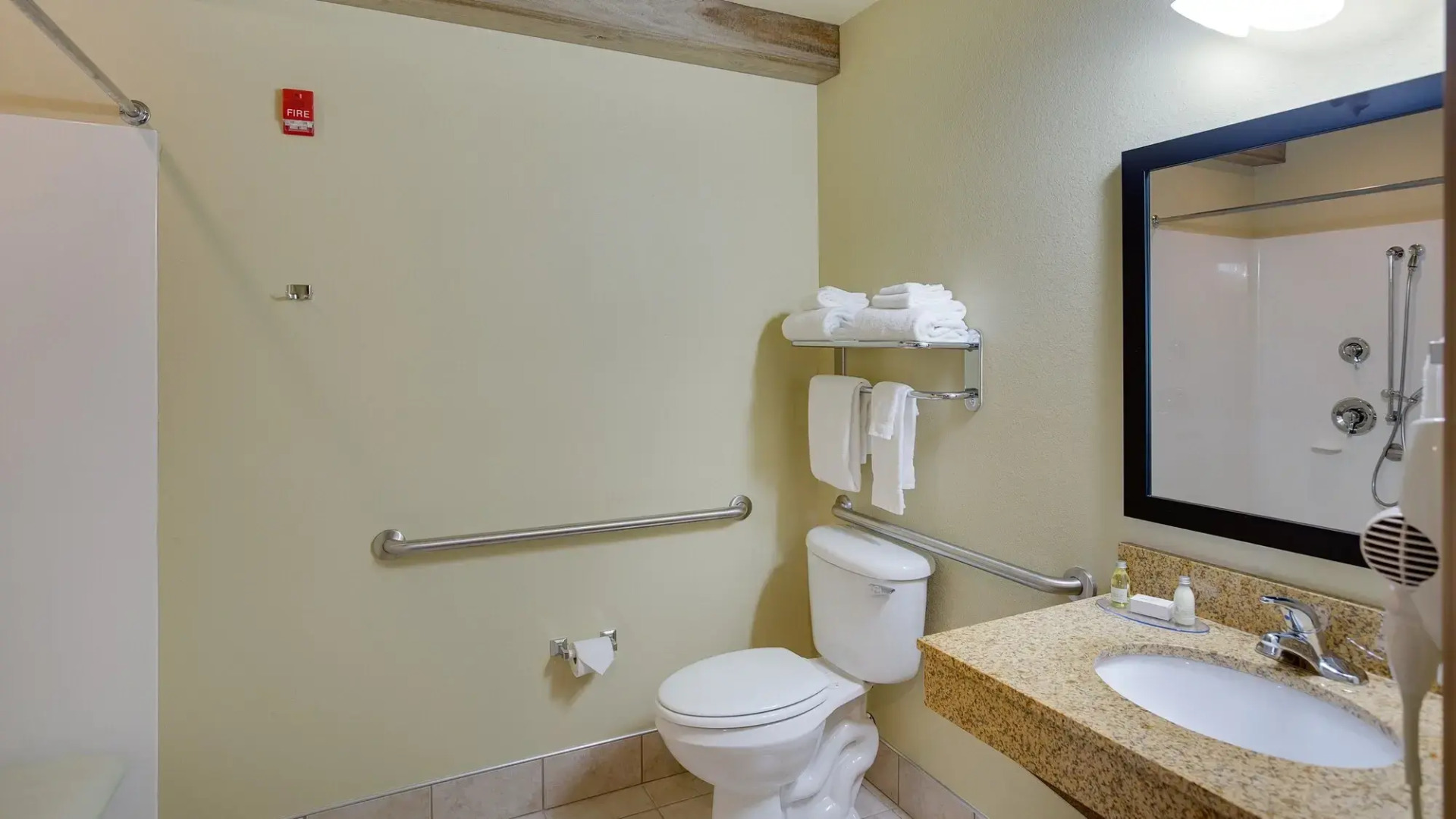 Cobblestone Inn & Suites - Durand
