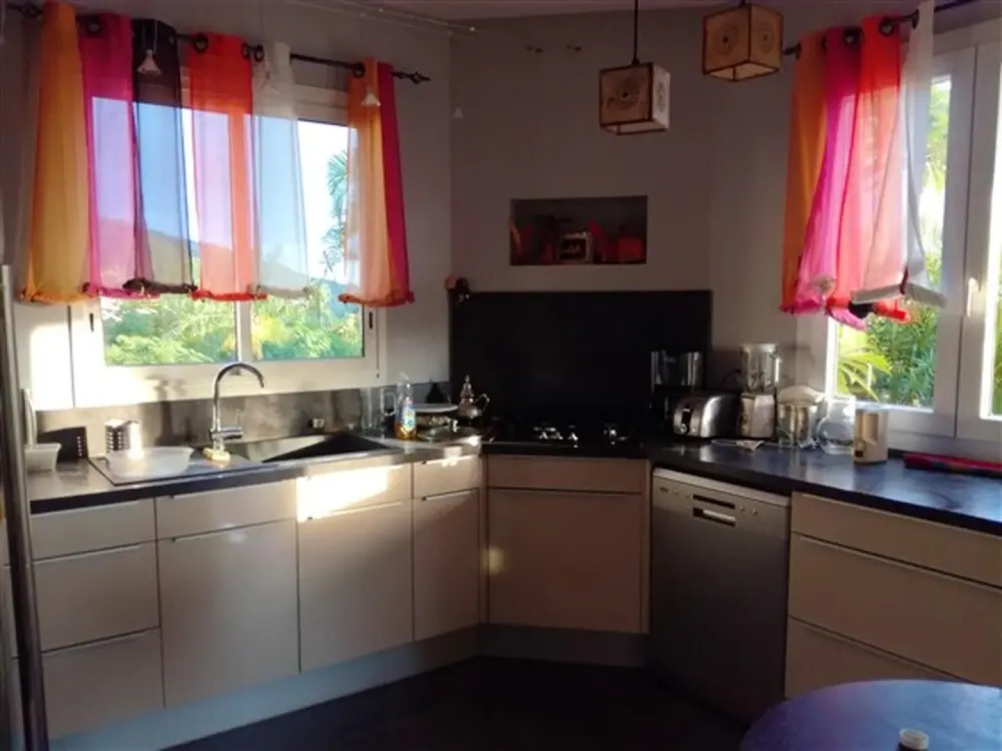 Villa With 4 Bedrooms in Saint-denis, With Wonderful sea View, Private Pool, Enclosed Garden