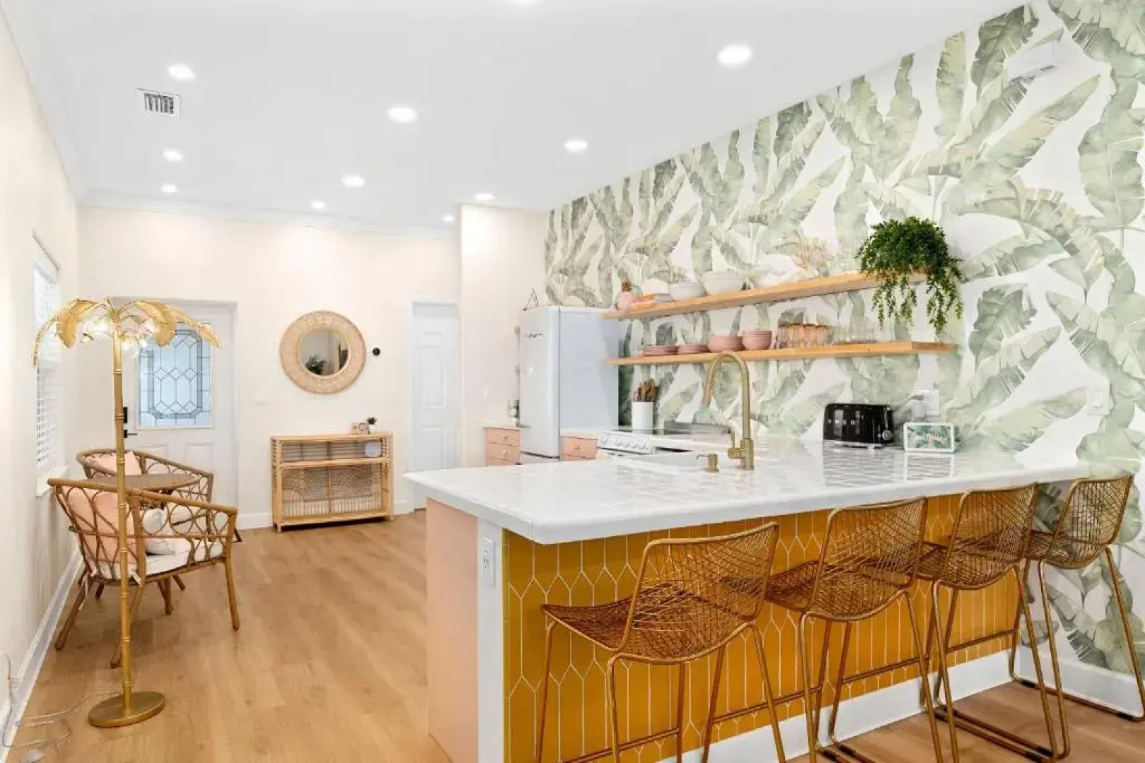 Luxury Villa 3 Blocks from the Beach with Hot Tub a Fire Pit and Outdoor Oasis