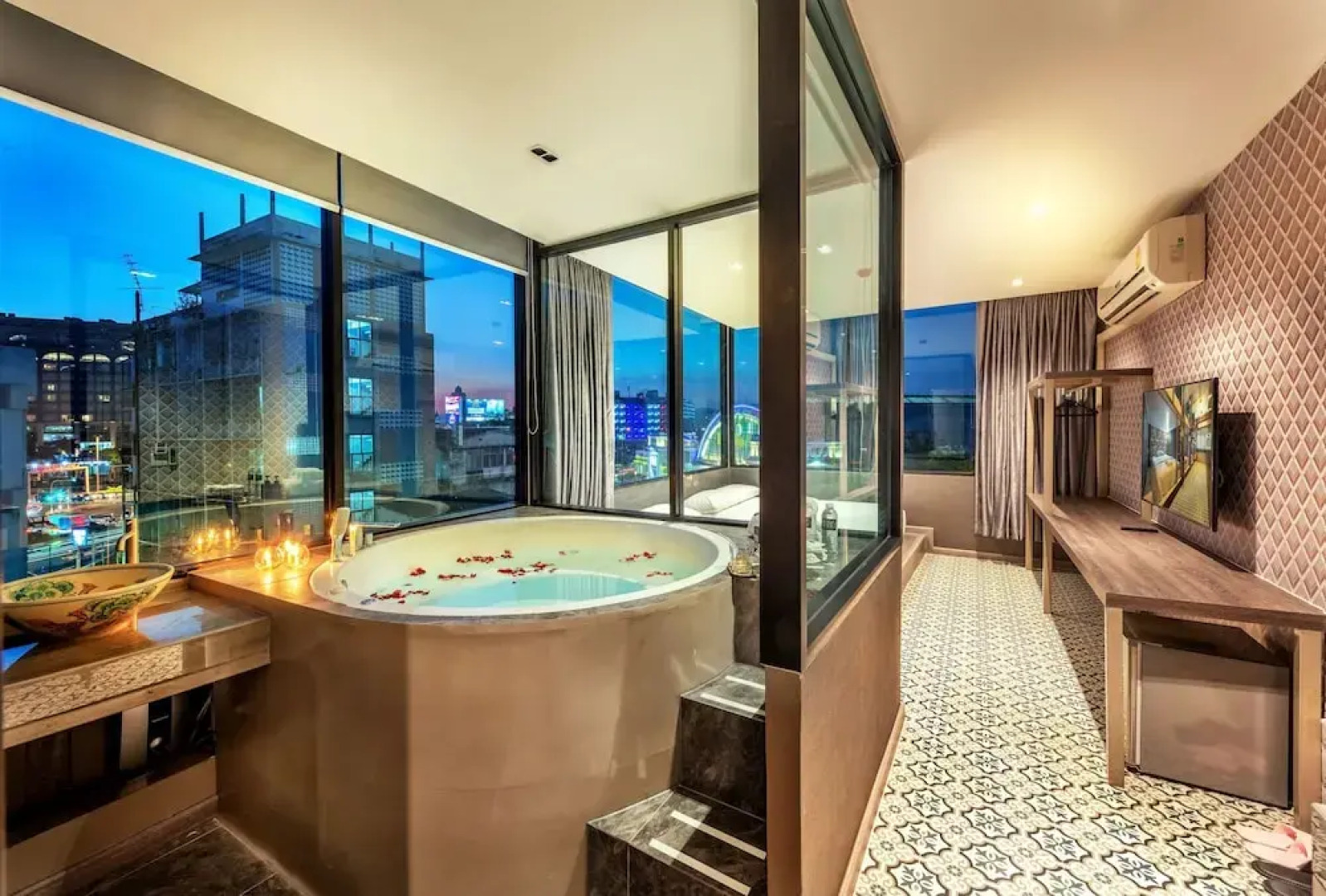 Happy Station Bangkok