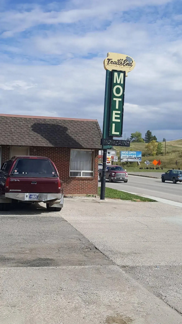 Trails End Motel