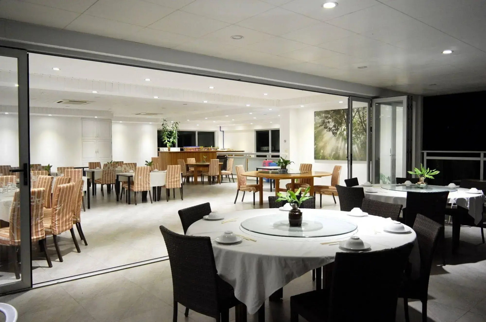 Luganvilla Business Hotel and Restaurant