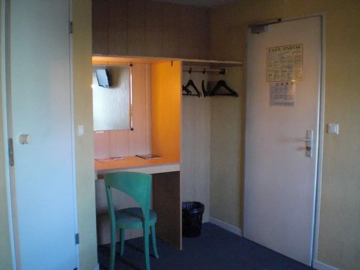 Fasthôtel Paris Ouest - Plaisir