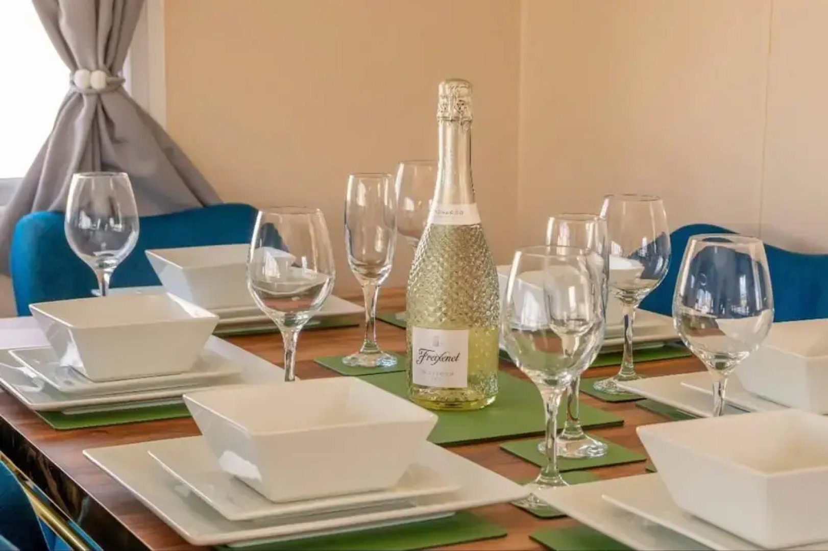 Tattershall Lakes Private Hot Tub Lodge - Sleeps 6