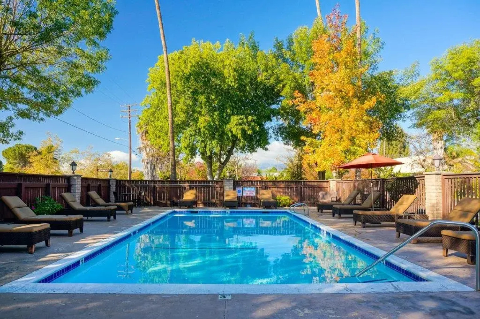 Hummingbird Inn of Ojai