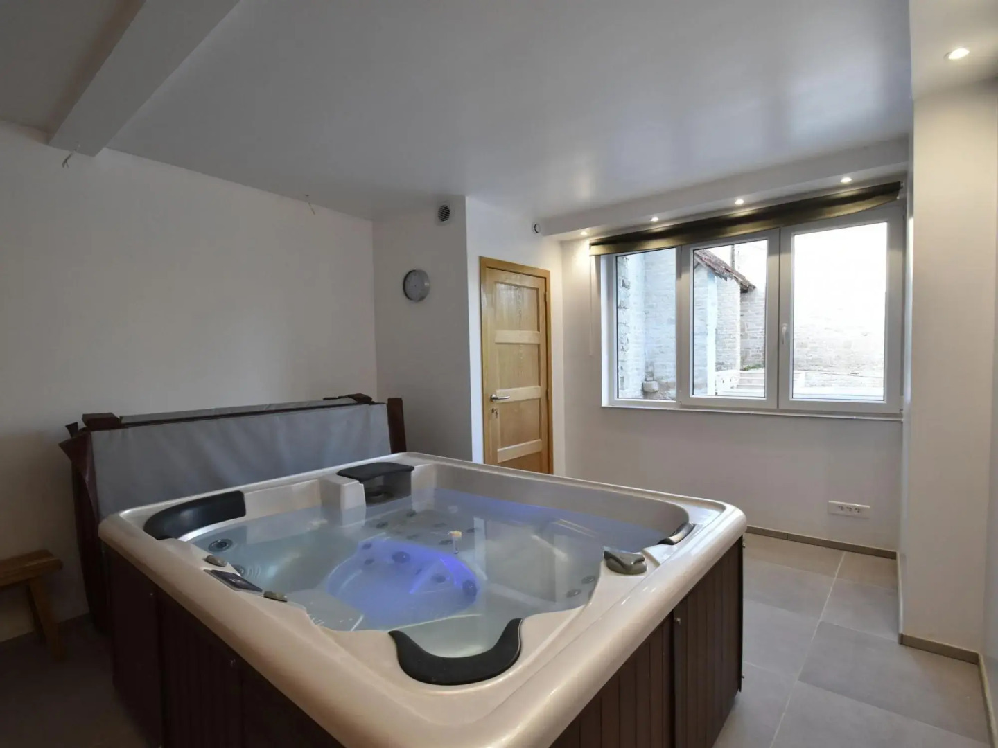 Authentic, renovated country house with private heated pool