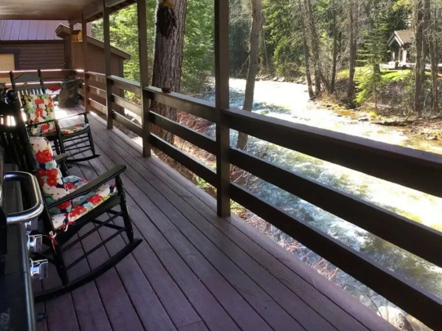 Hideaway River Cabin