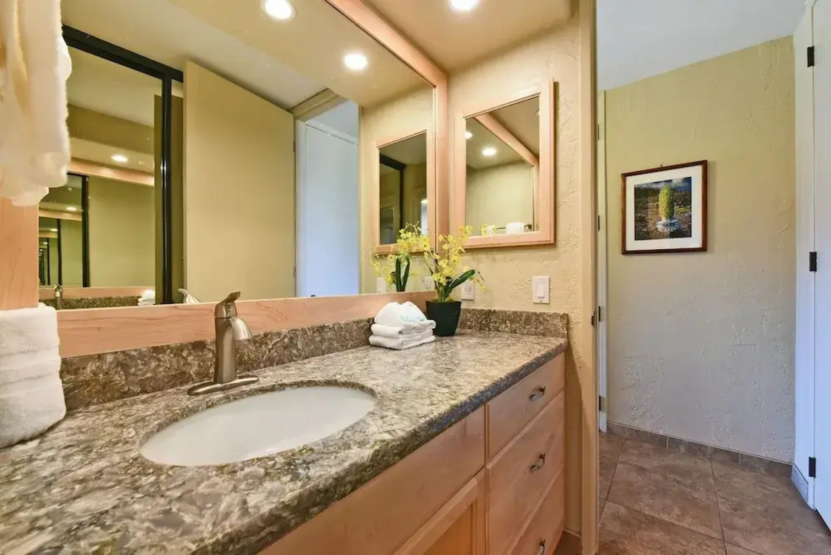 Papakea #b207 Studio Bedroom Condo by RedAwning