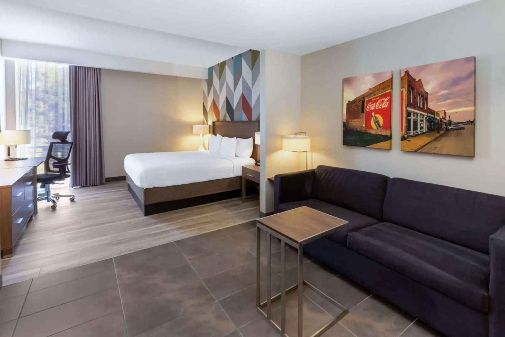 La Quinta Inn & Suites by Wyndham Tulsa Downtown/Route 66