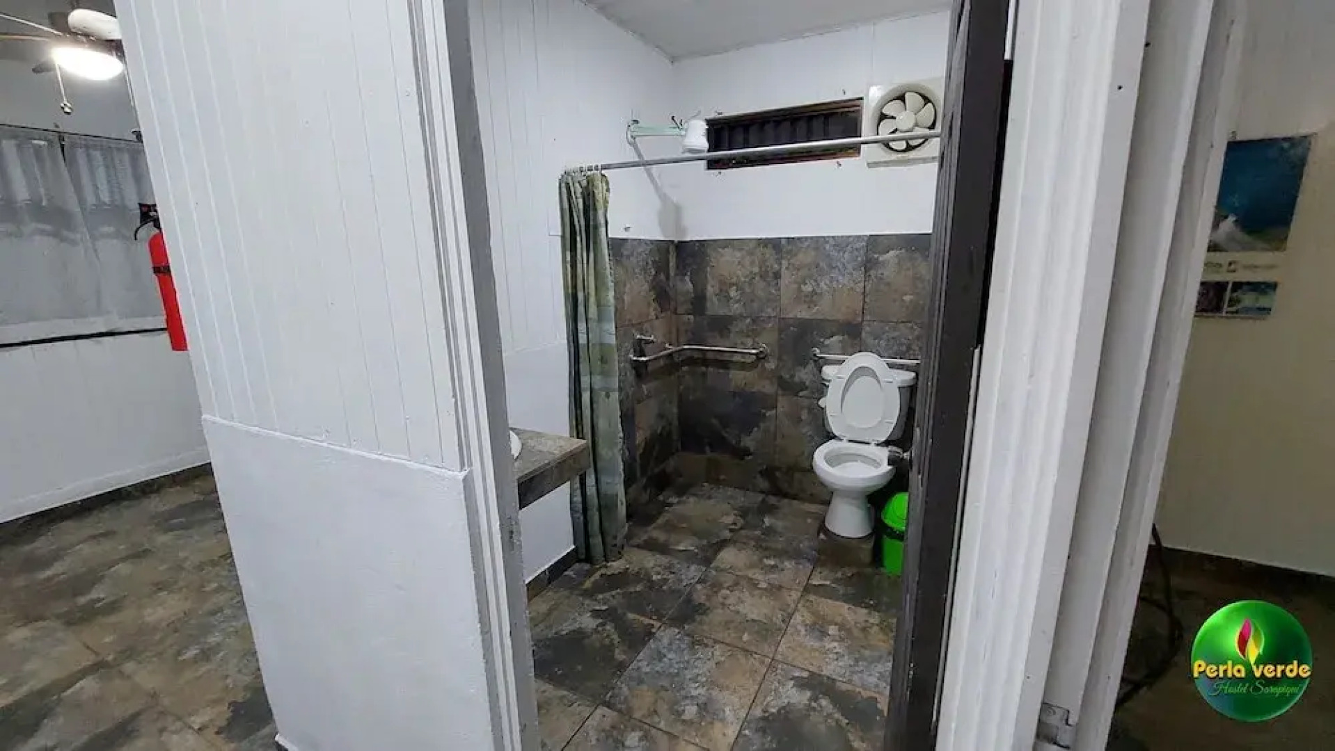 Perla verde hostel y tours en la zona