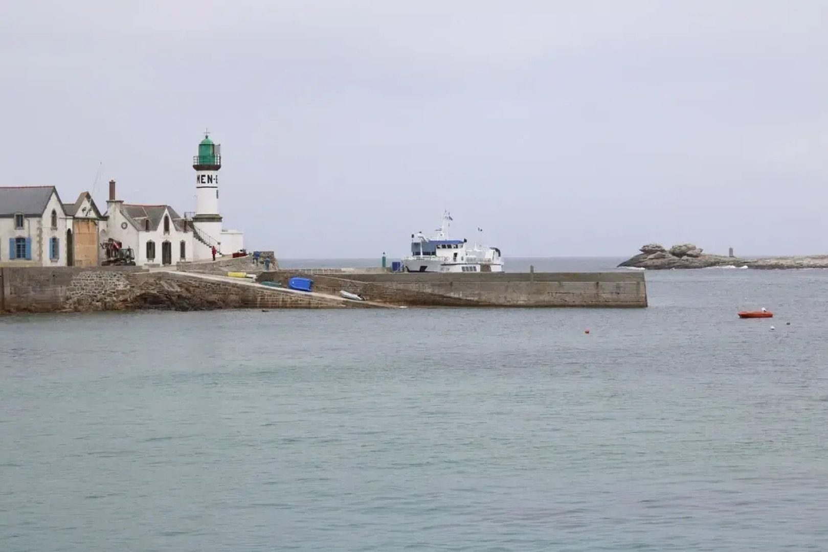 House With 3 Rooms in Audierne, With Wonderful City View, Terrace and