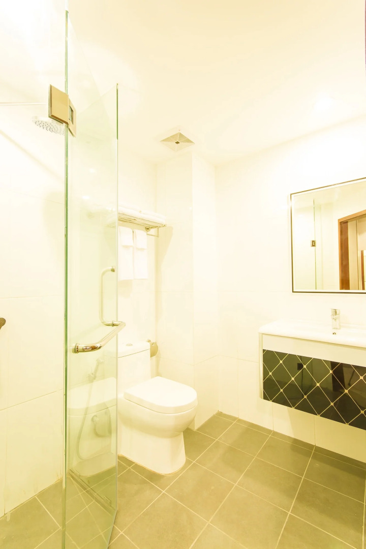 Hemingways Silk Hotel