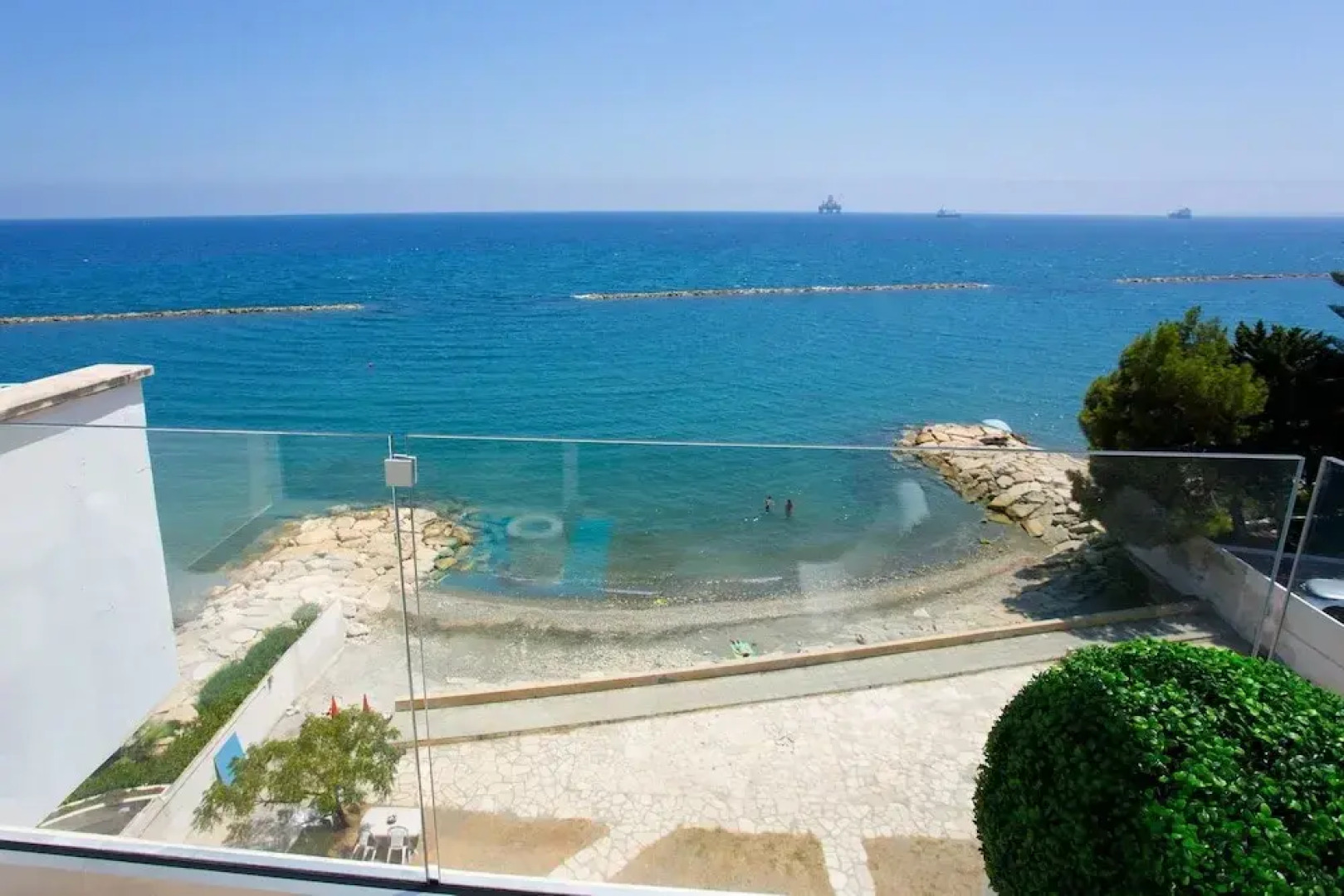 Seaside Luxury Beach Apartment