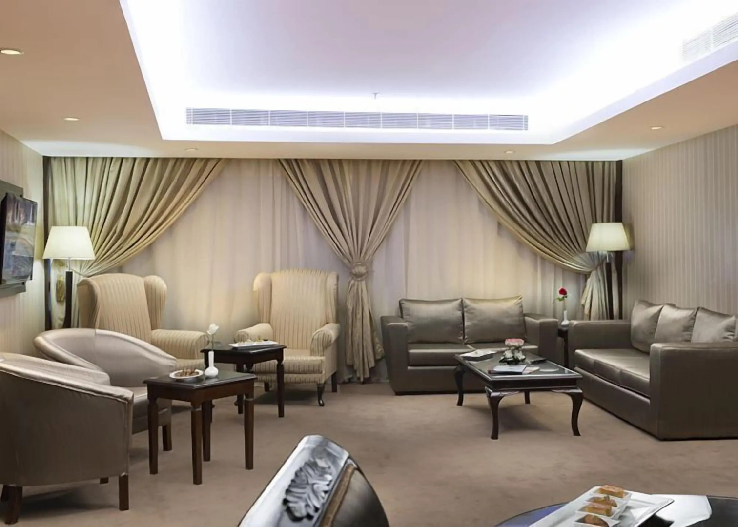 Отель Razana Al Rowdah