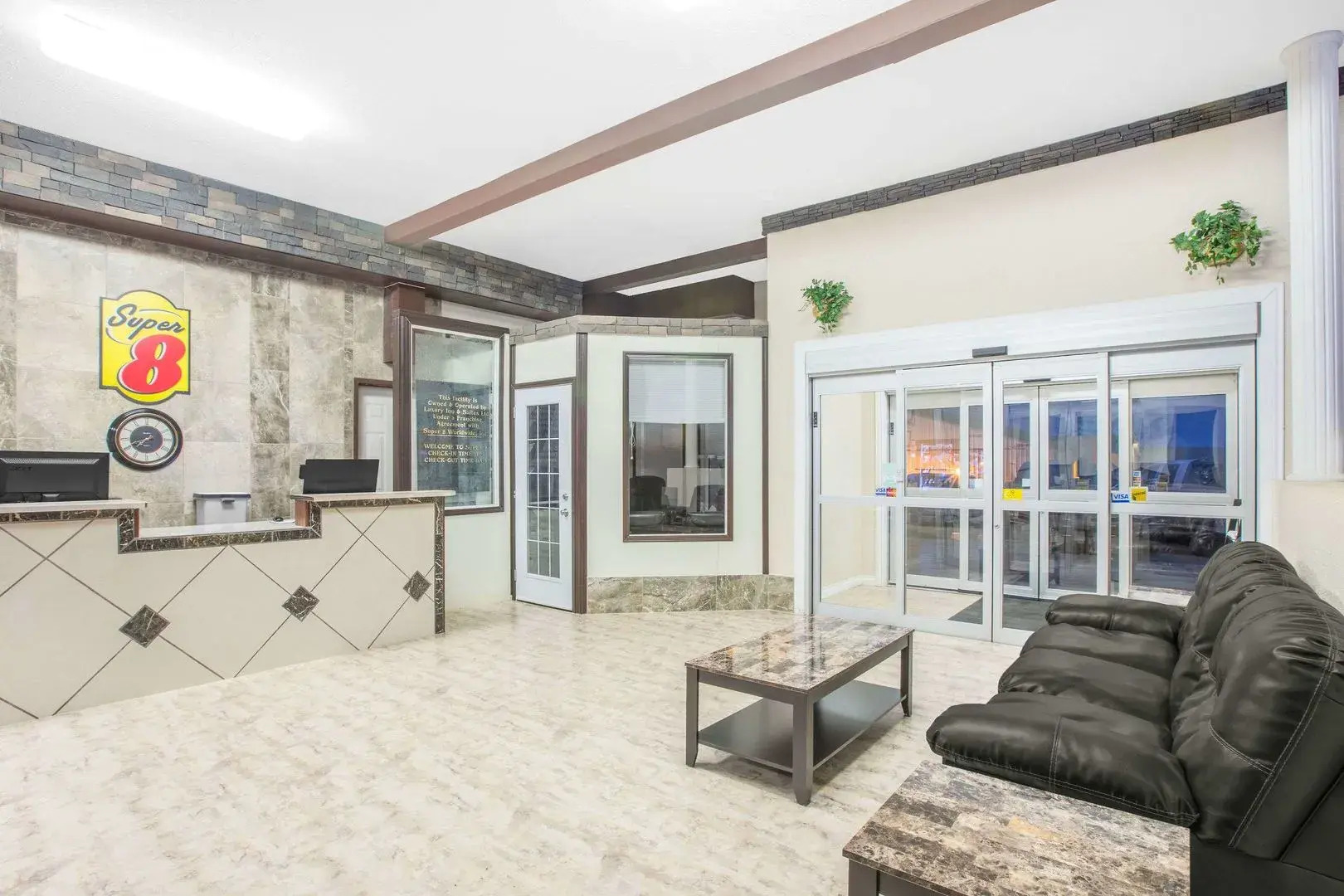 High Point Inn & Suites Peace River