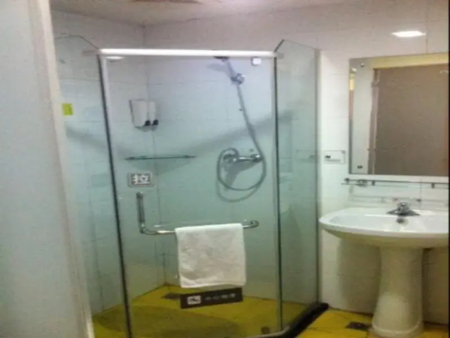 7Days Inn Xingyi Pingdong Avenue