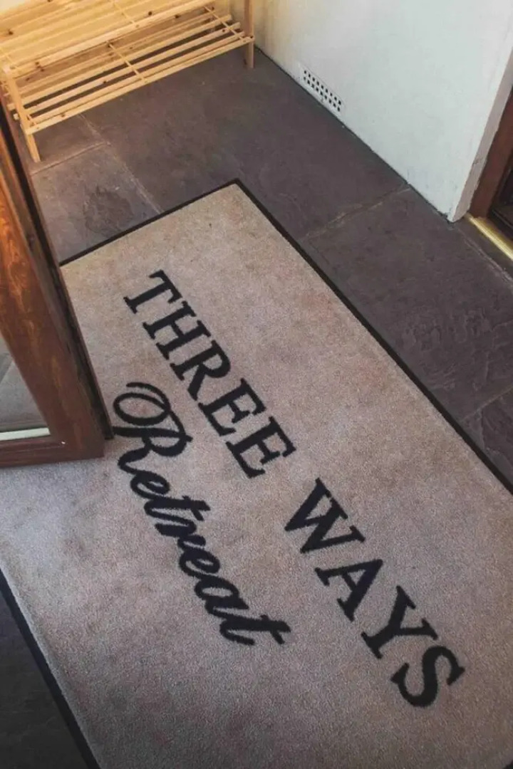 Threeways Retreat With Heated Swimming Pool