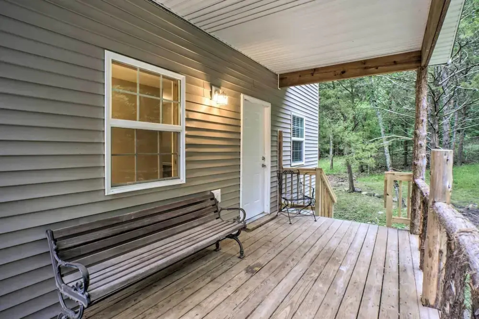 Lakeside Blue Eye Escape w/ Game Room & Hot Tub!