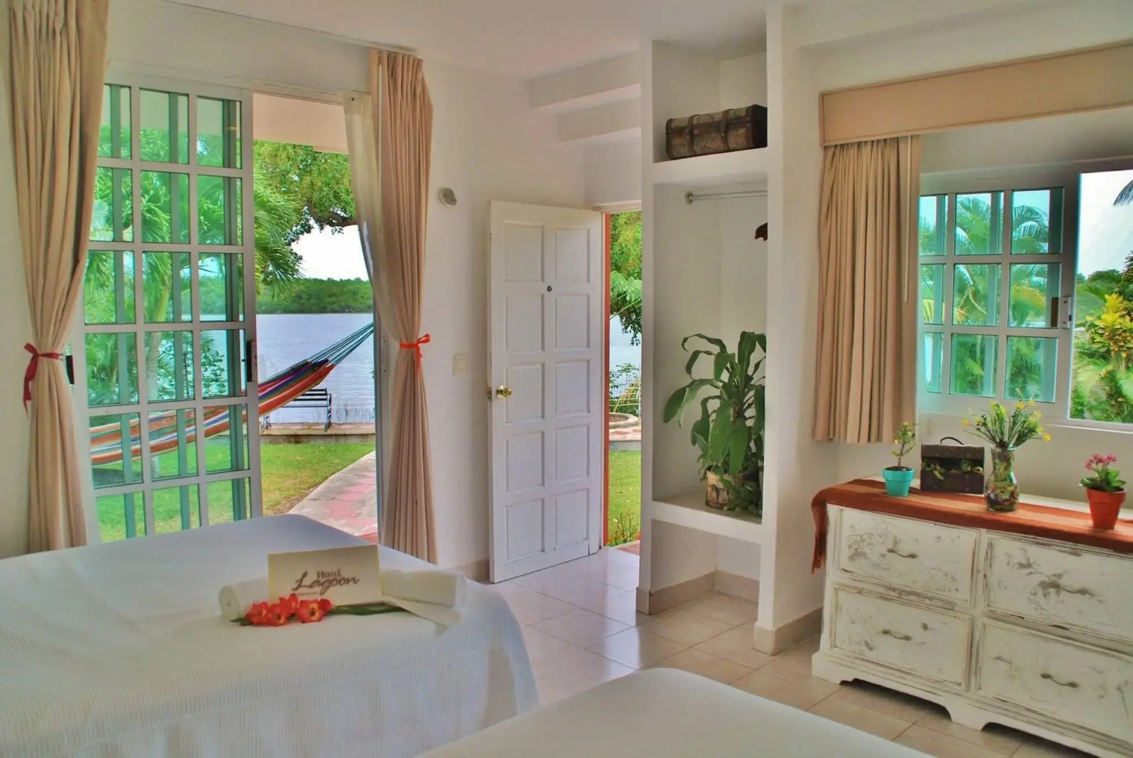 Hotel Lagoon