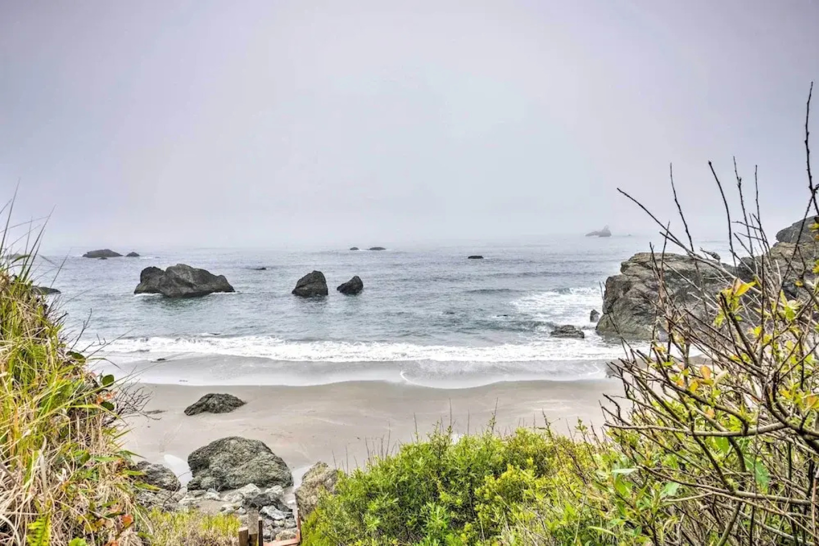 Serenity By The Sea - Chic Oceanfront Home w/ Deck