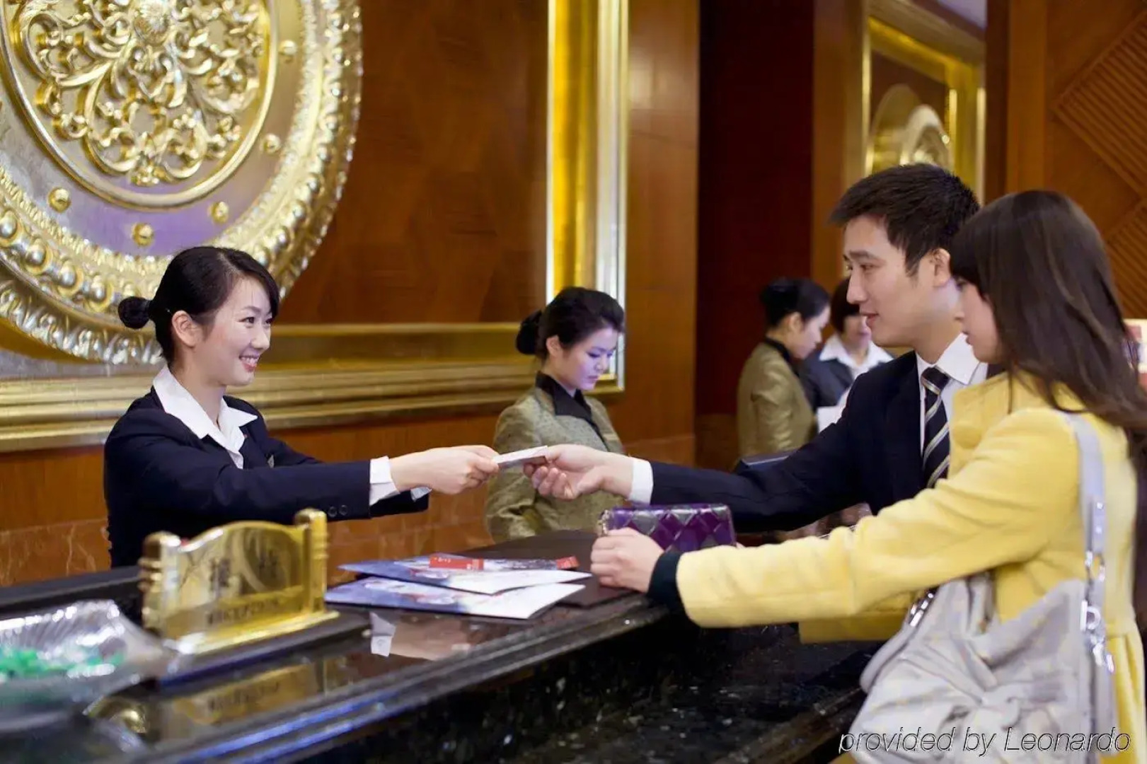 Golden Eagle Summit Hotel