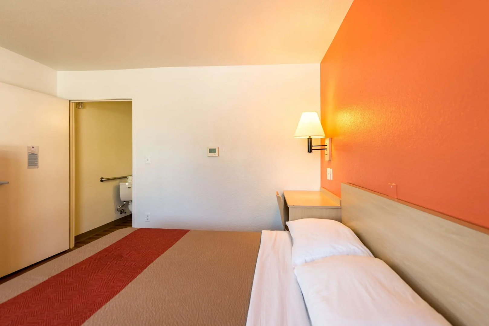 Motel 6 Reno - Virginia Plumb